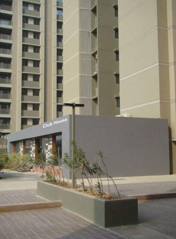  kingston meadows Club House