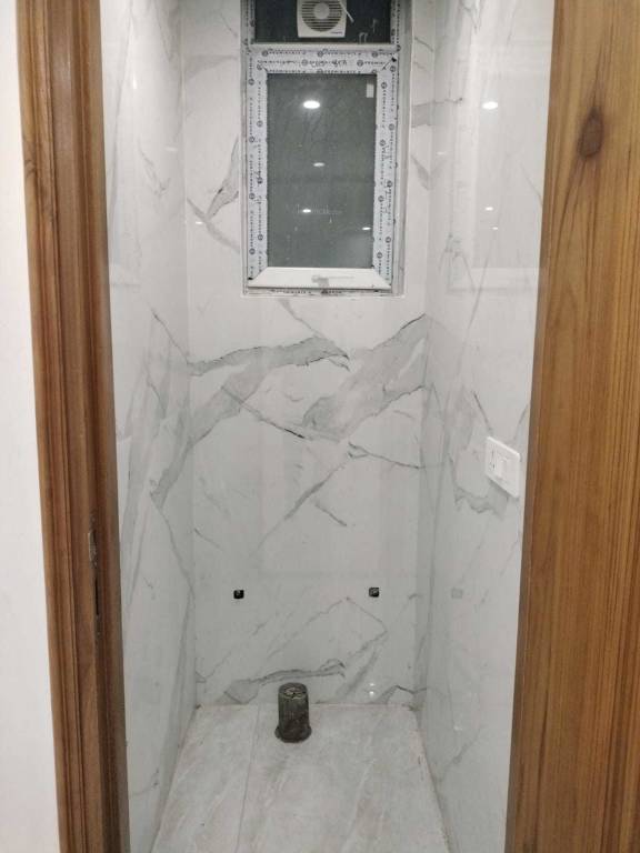  luxury floor Bathroom