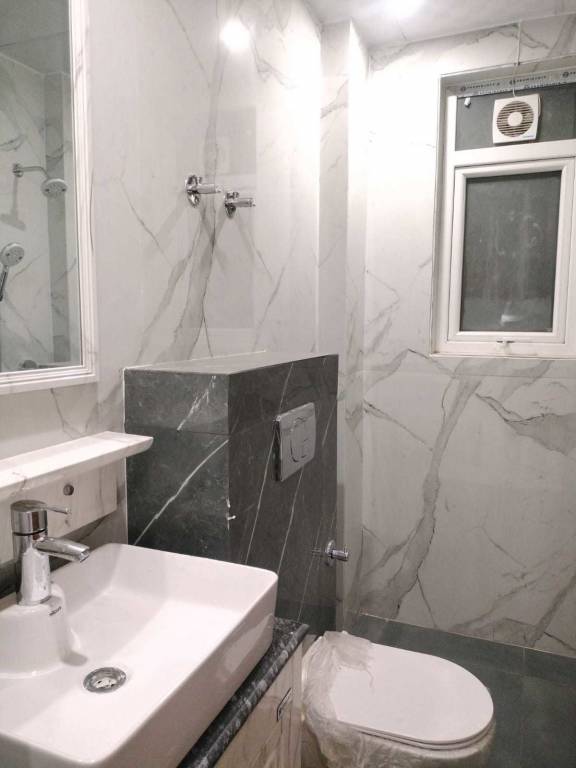  luxury floor Bathroom