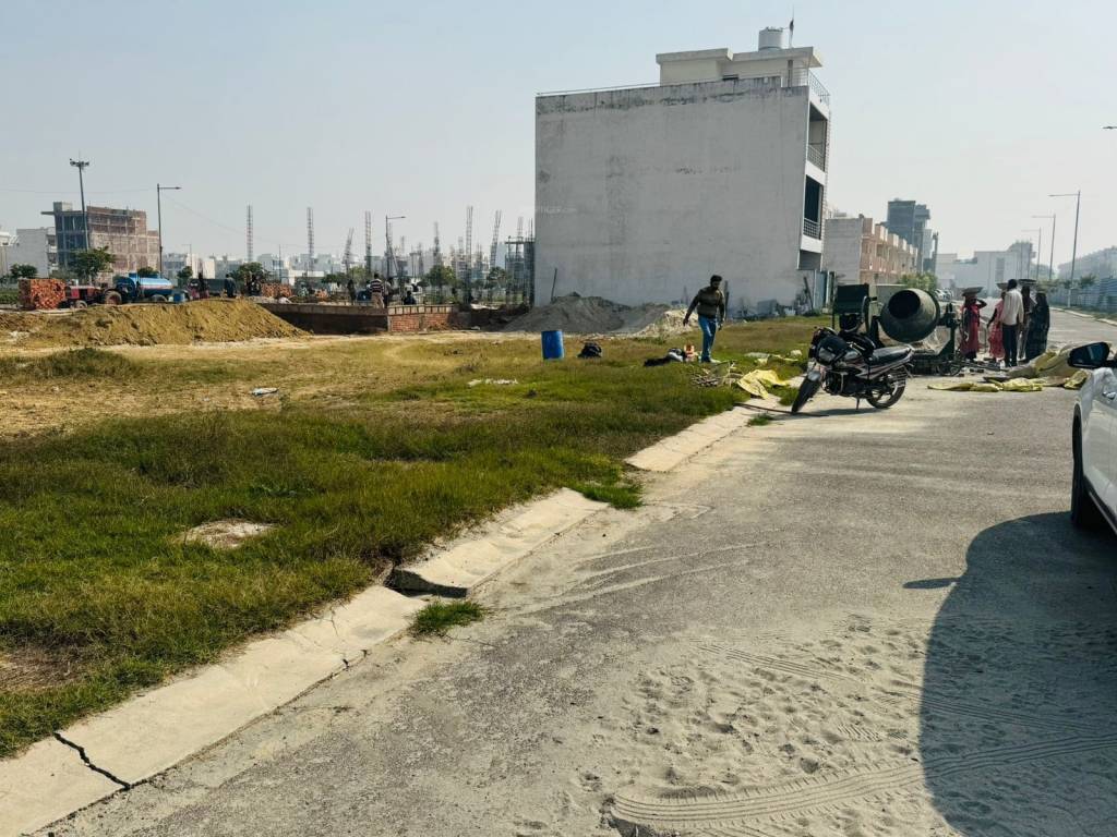 wave city and around Plot