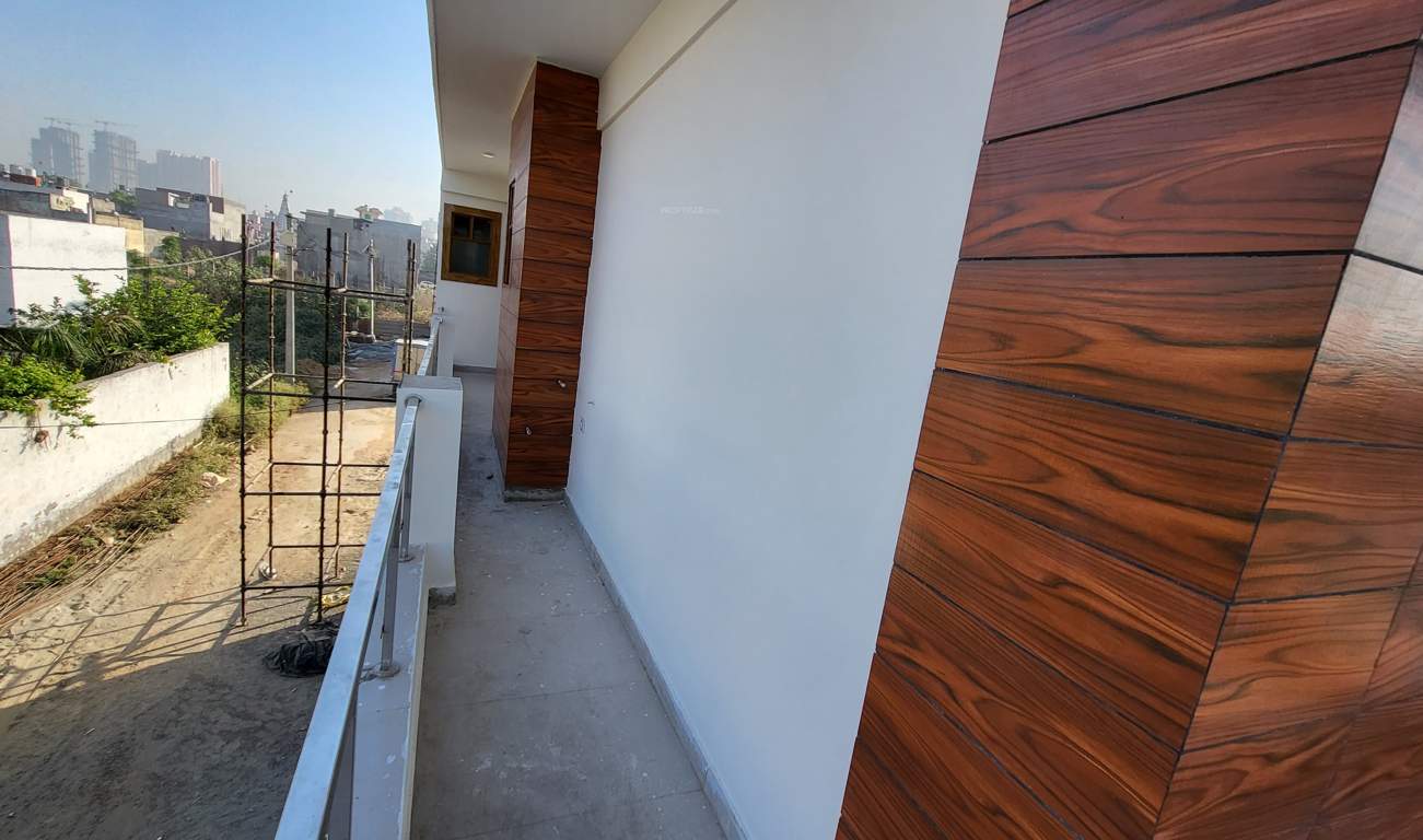 zovian luxury homes 2 Balcony