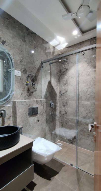super luxury builder floor Bathroom