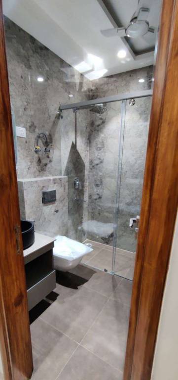 super luxury builder floor Bathroom