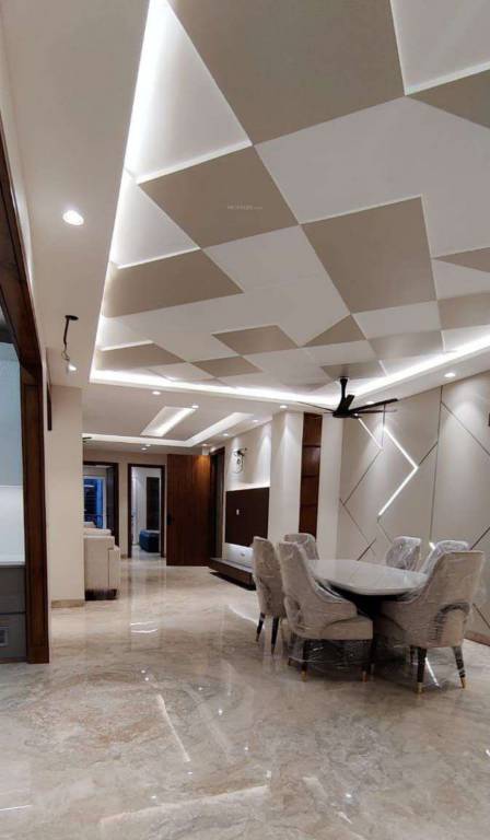 super luxury builder floor Dining Area