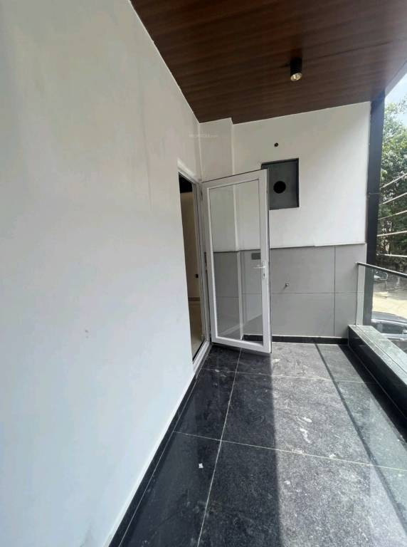 homes luxury floors Balcony