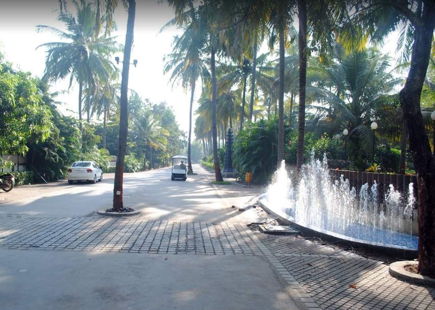 royal village Fountains
