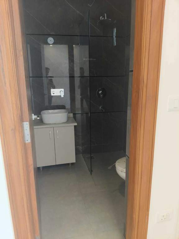  luxury floor Bathroom