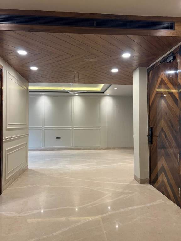  luxury floors 311 sq yards Others