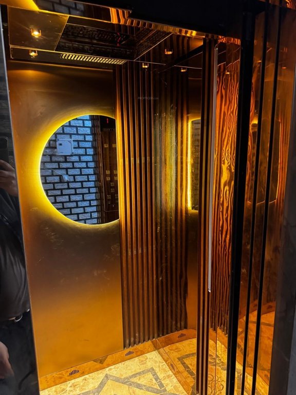 lavish homes Living Area