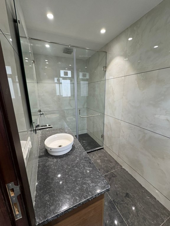  lumina heights Bathroom