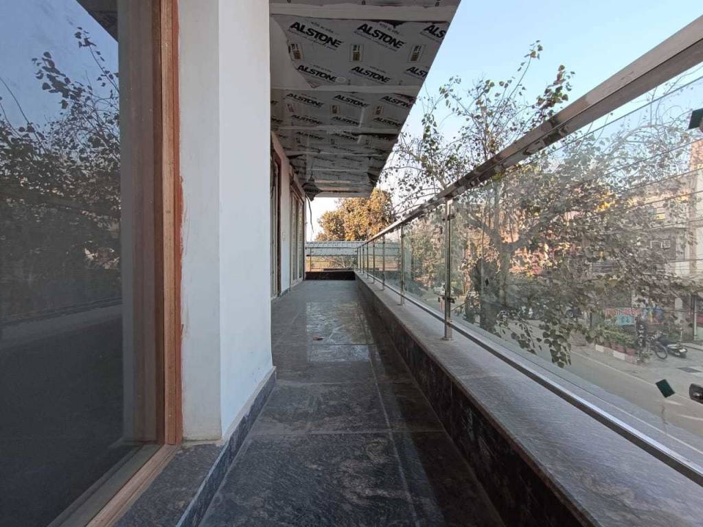 unique ultra luxurious home Balcony