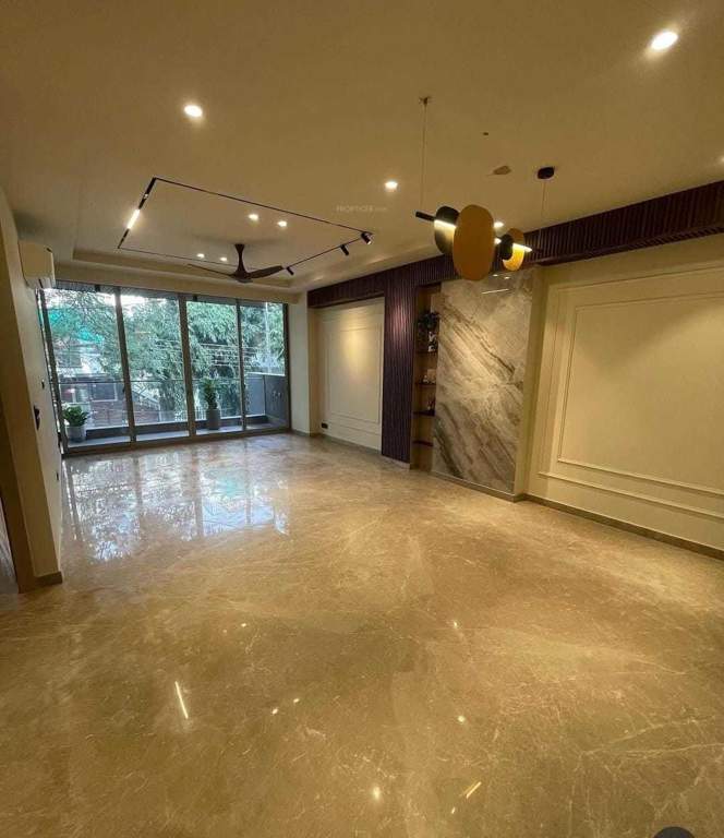  estate 12 Living Area