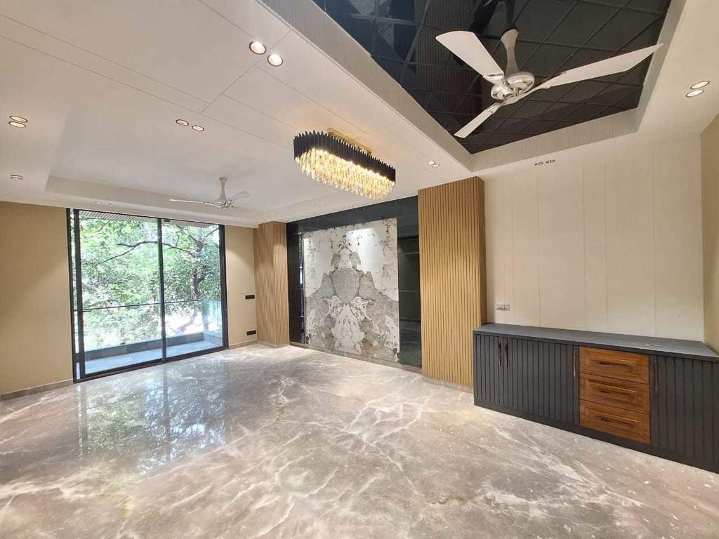  estate 15 Living Area