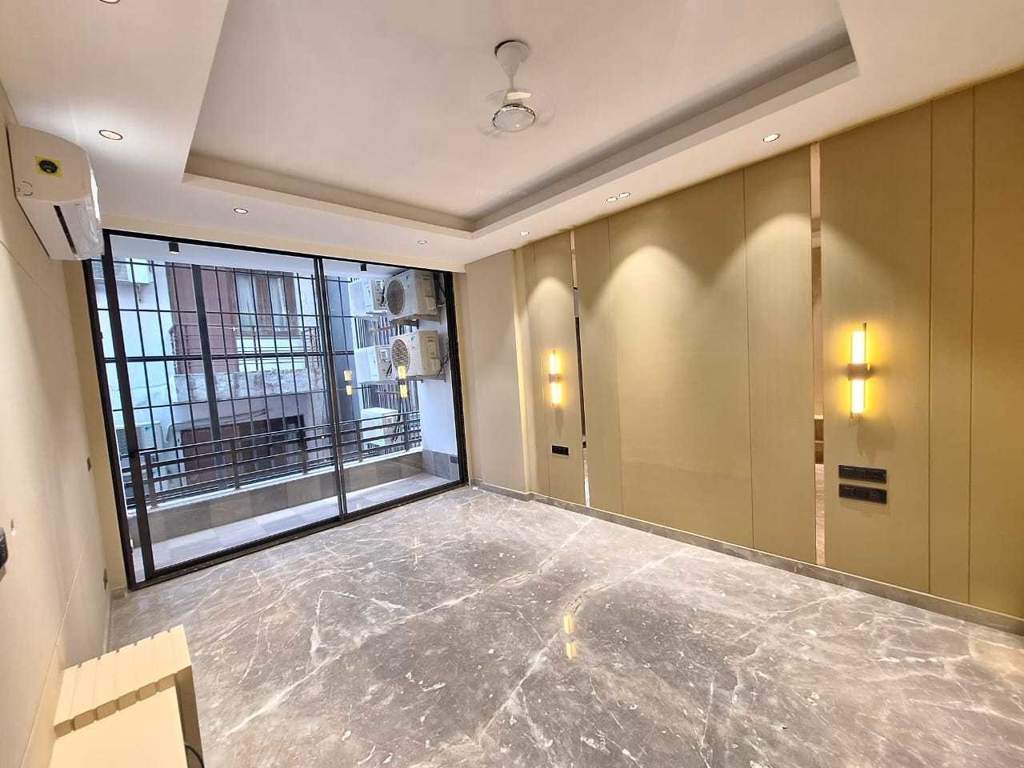  estate 15 Living Area