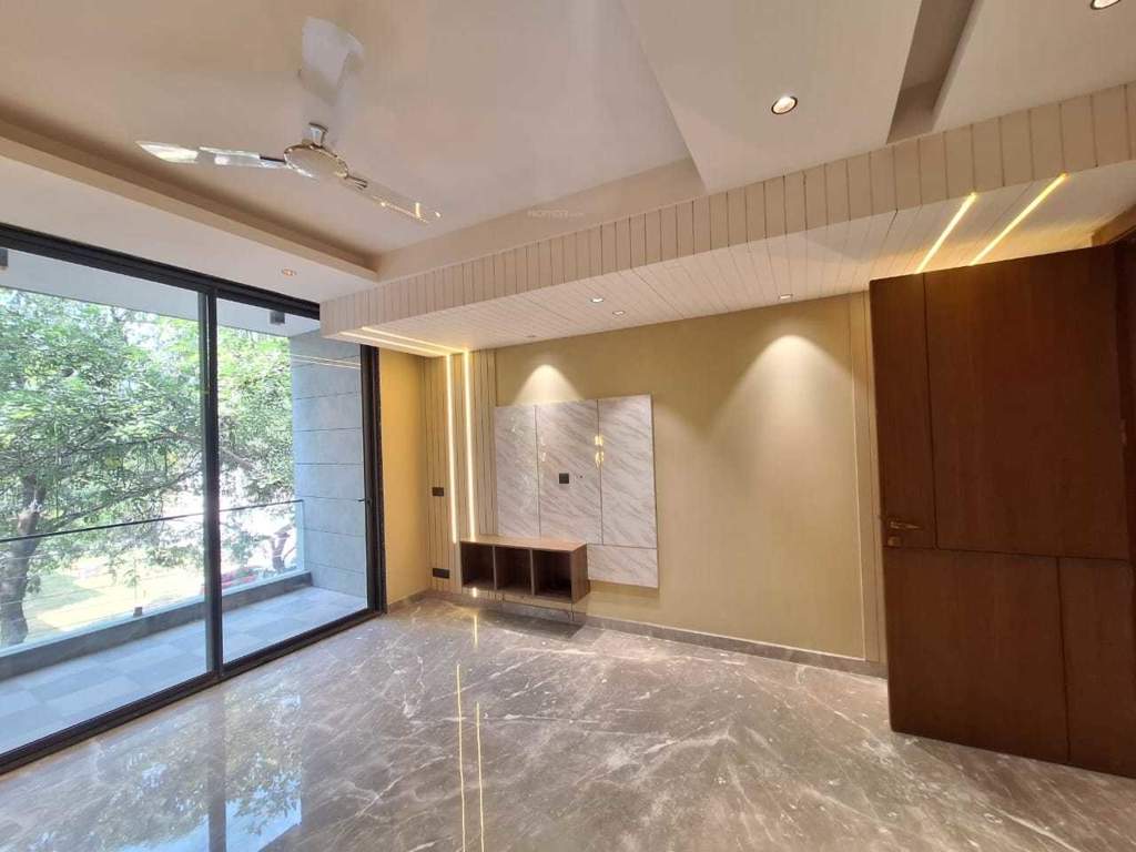  estate 15 Living Area