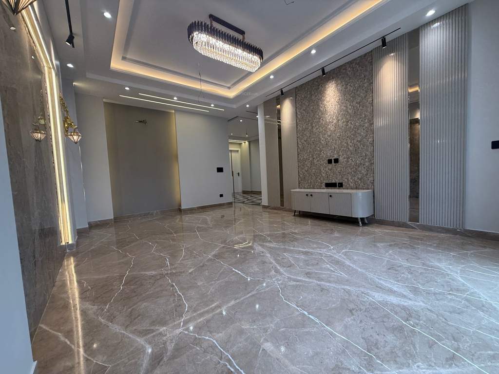  estate 13 Living Area