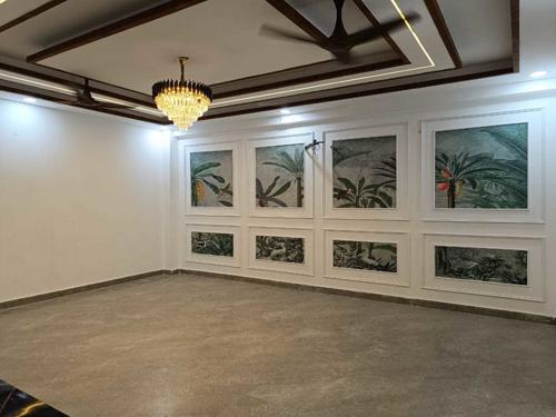  ultra-luxurious-home Living Area