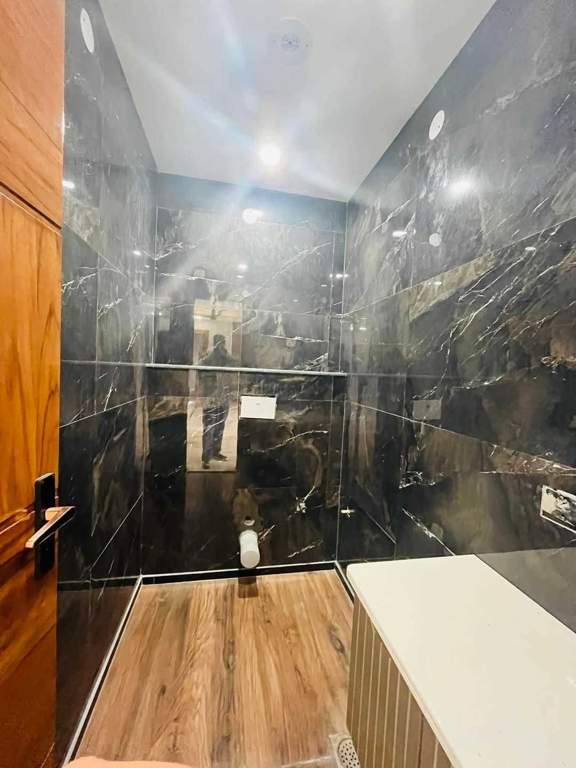 ultra luxury floors 1 Bathroom