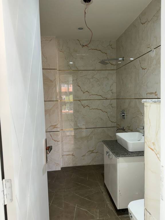  platinum floors 1 Bathroom