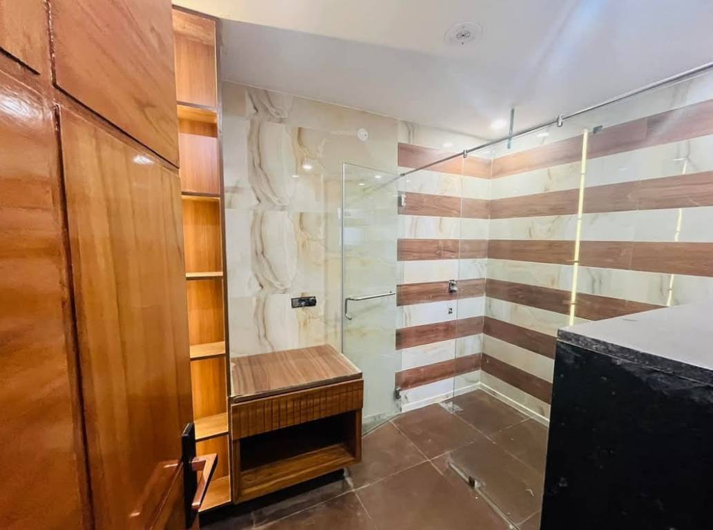  elegant floors 2 Bathroom