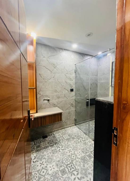  elegant floors 2 Bathroom