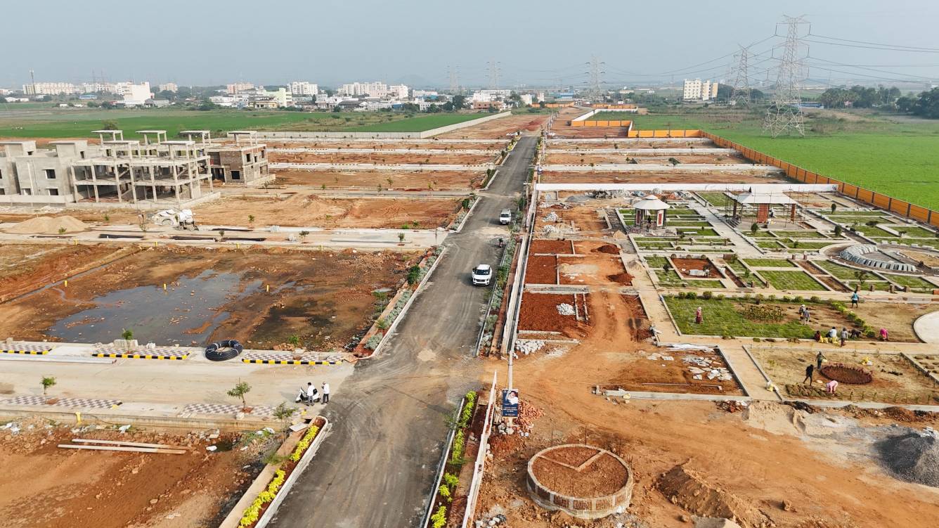  sreecity kubera Plot