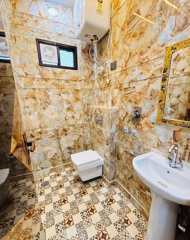  floors Bathroom