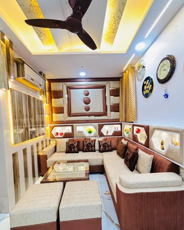  floors Living Area