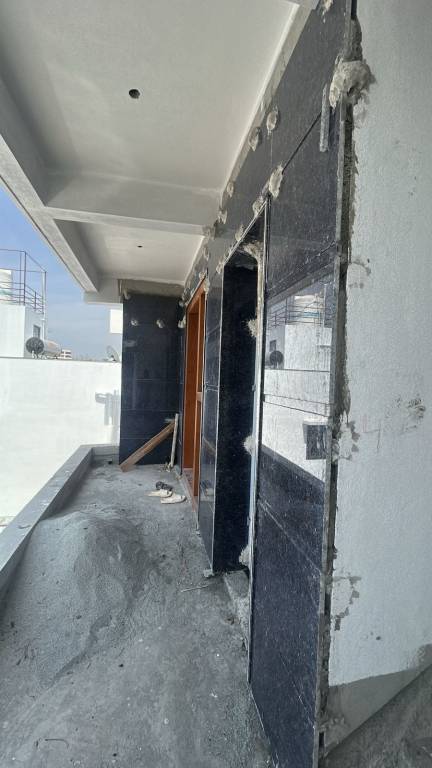  c and d elite Balcony