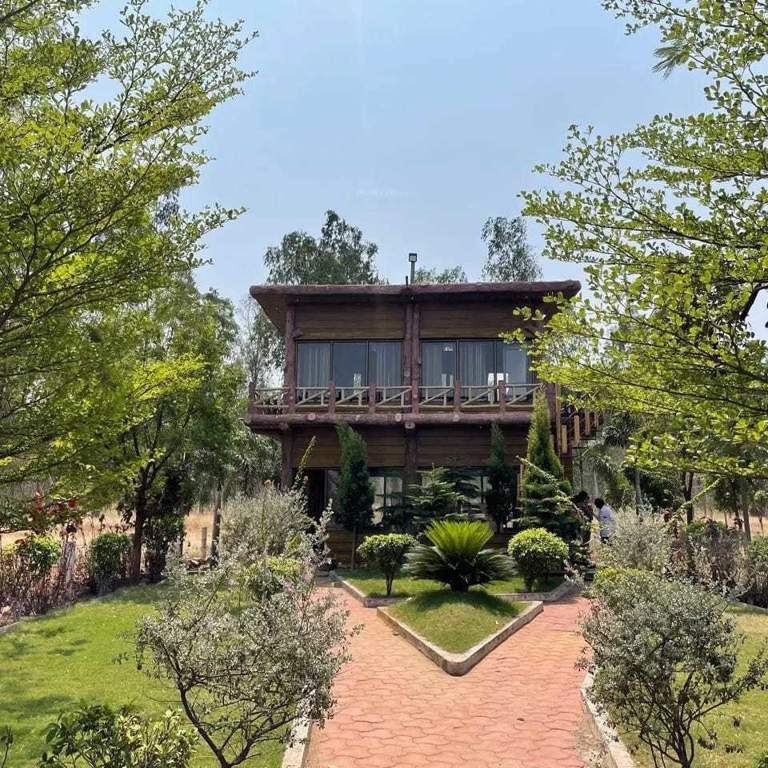  city of woodland chatoud Club House