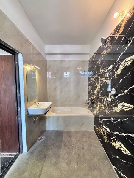  majestic-lotus Bathroom