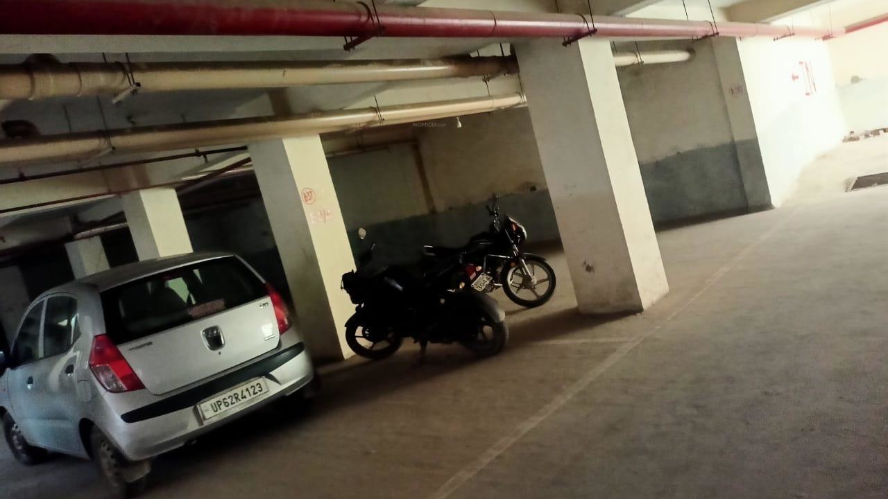  landmark tower phase 1 2 3 Car Parking