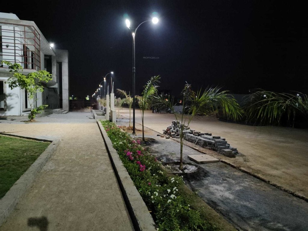  golf green phase ii Paved Compound