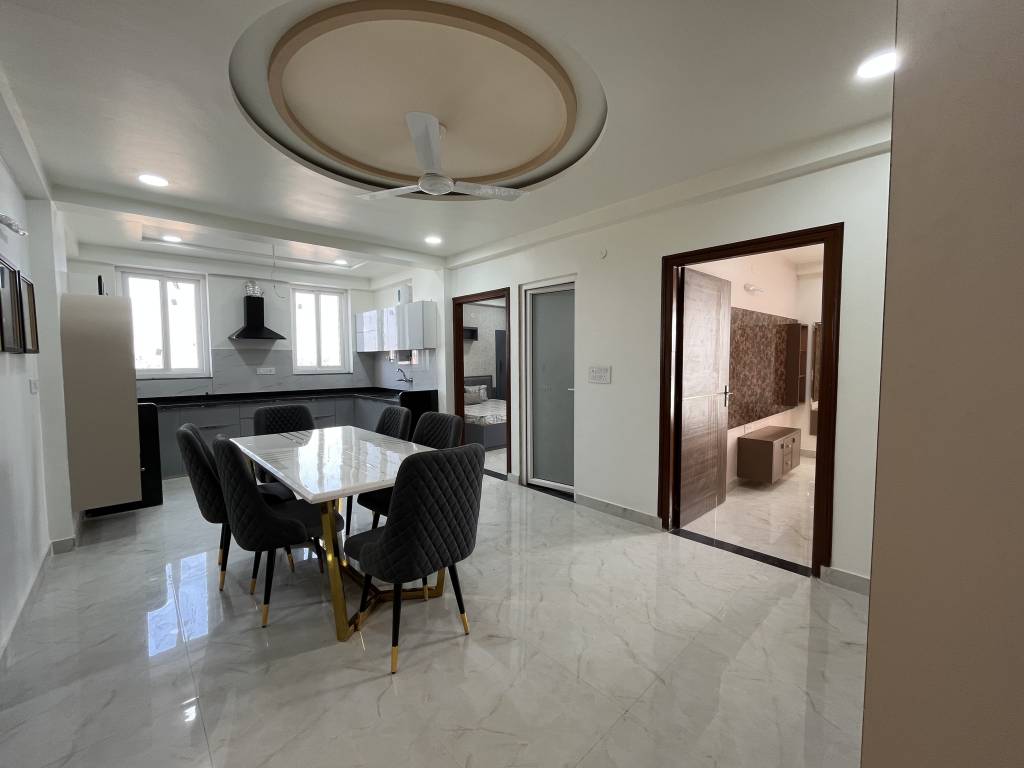  sunrise westway heights Dining Area