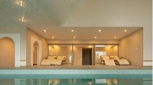  gateway-towers-2-towers-102-and-103 Swimming Pool