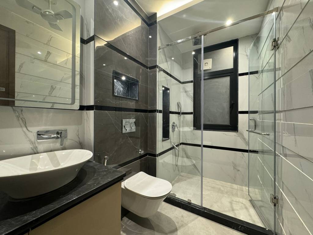  ggr floor 26 Bathroom