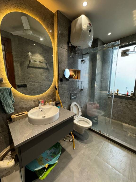  ggr floor 22 Bathroom