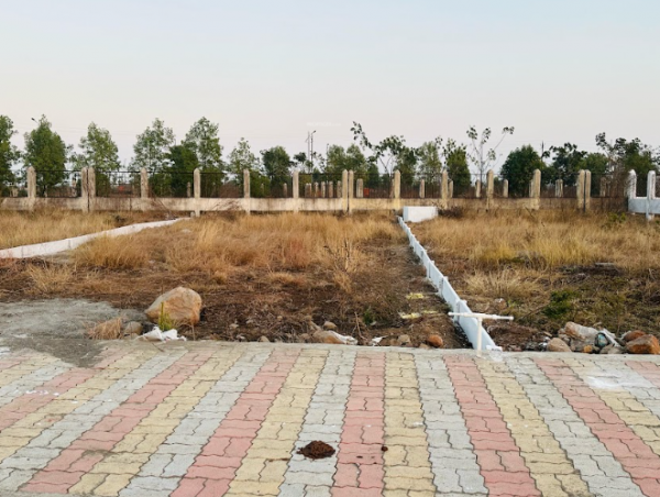  privara-vihar-8 Plot