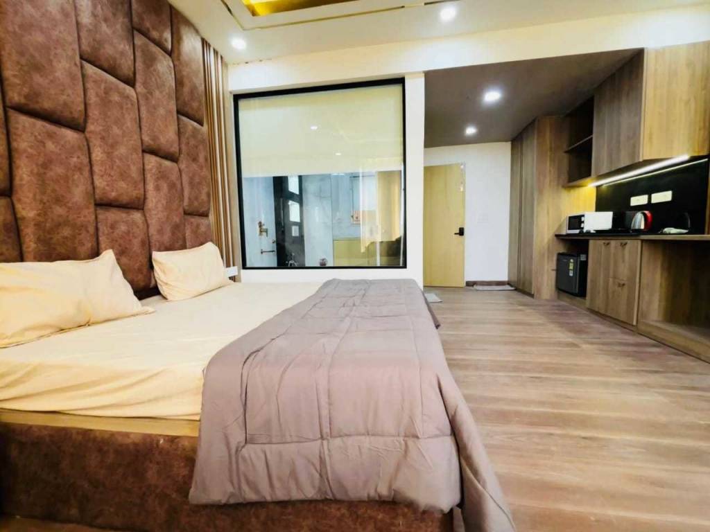 pheonix square Bedroom