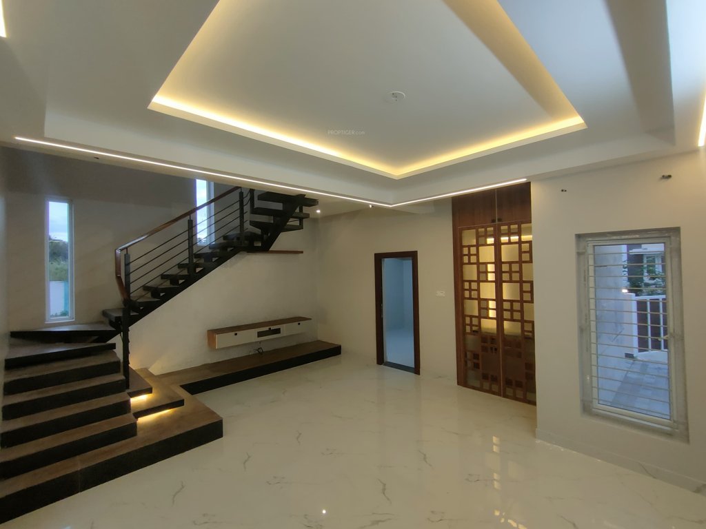  rr ishwaryam Living Area