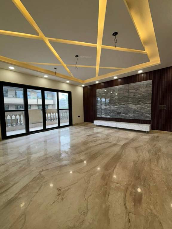  signature floors 4 Living Area