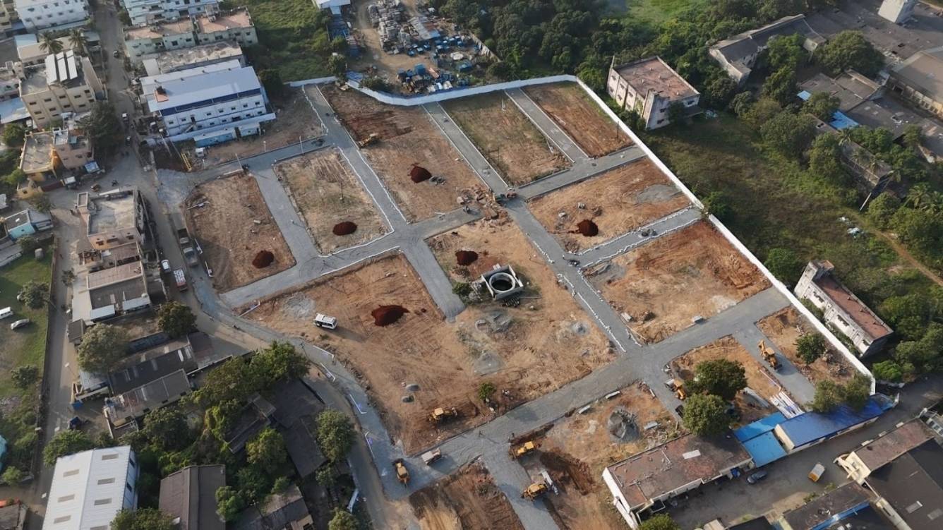 square vistas park Plot