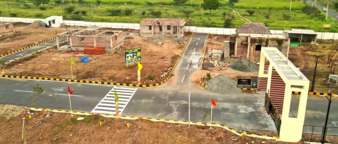  paravathi prabha Plot