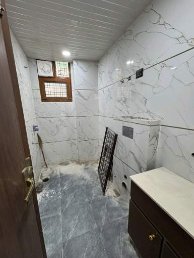 homes 3 bhk super luxury builder floors Bathroom
