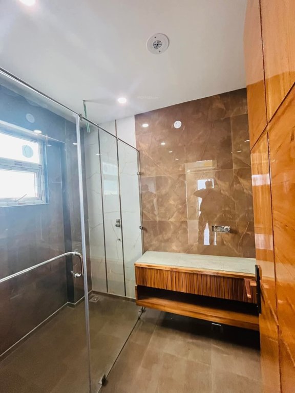 signature floors 3 Bathroom