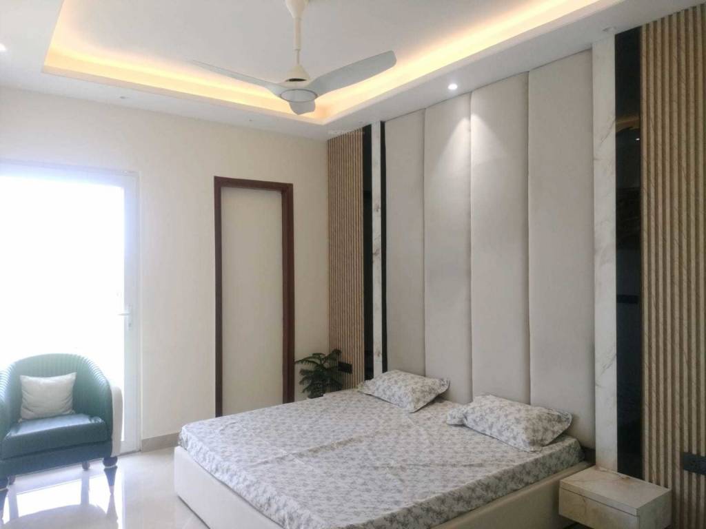  ultra luxury builder floor Bedroom