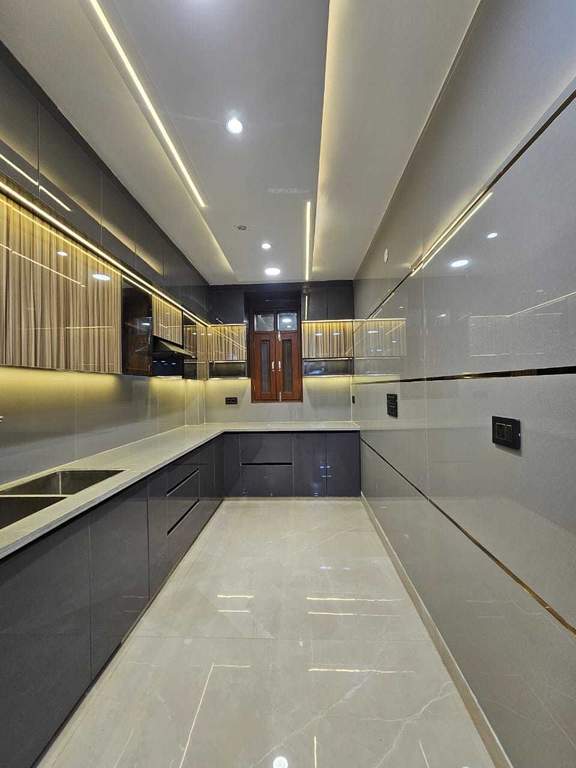  the crest Kitchen