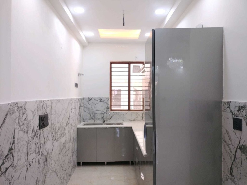  luxury builder floor Kitchen