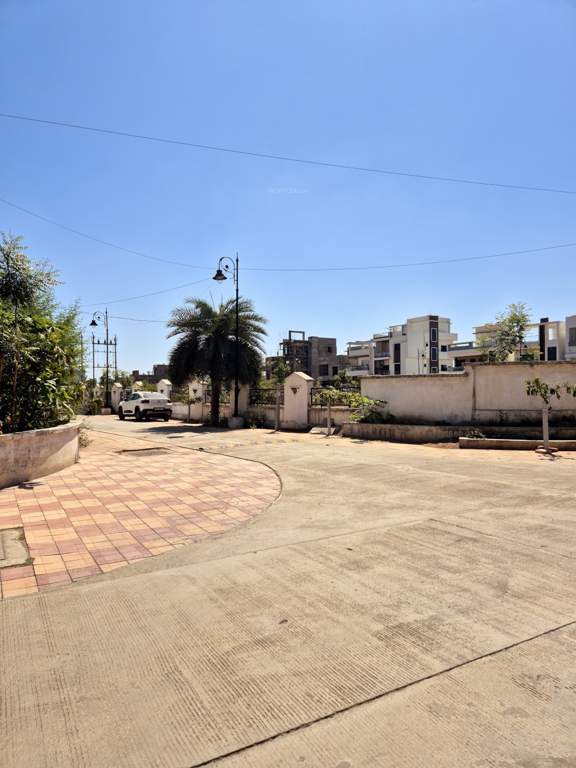  shri govardhan bhakti park Internal Roads & Footpaths