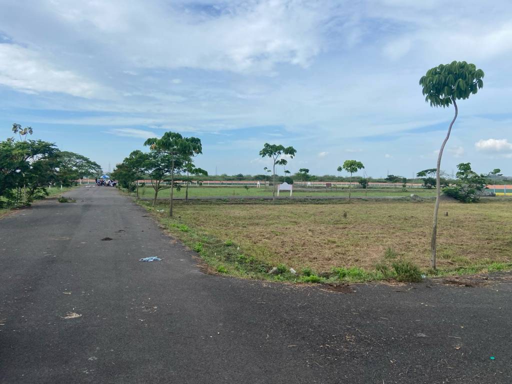  silo vika sri sai city Plot